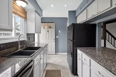 W163N11463  Windsor Ct #1, Germantown, WI 53022 - Photo 10