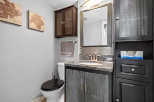 W163N11463 Windsor Ct, Germantown, WI 53022 - Photo 20