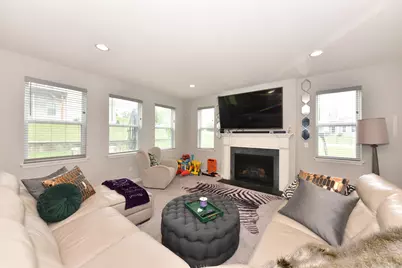 7355 N Cassie Ave, Milwaukee, WI 53224 - Photo 12