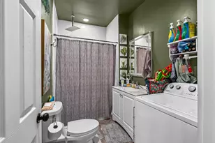 2467 W Cherry St, Milwaukee, WI 53205 - Photo 16