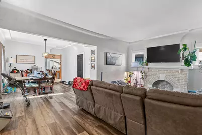 2467 W Cherry St, Milwaukee, WI 53205 - Photo 6
