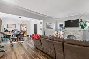 2467 W Cherry St, Milwaukee, WI 53205 - Photo 6