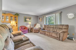 2412 Crosscreek Dr, Sheboygan, WI 53081 - Photo 2