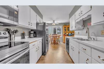 2412  Cross Creek Dr #C, Sheboygan, WI 53081 - Photo 8