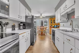 2412 Crosscreek Dr, Sheboygan, WI 53081 - Photo 8