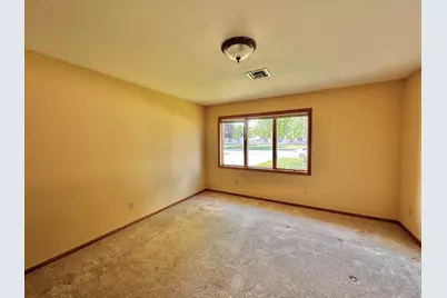 1303  Hadley Ct, Watertown, WI 53098 - Photo 18