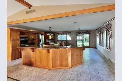 1303  Hadley Ct, Watertown, WI 53098 - Photo 8