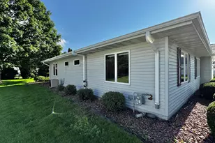 1303 Hadley Ct, Watertown, WI 53098 - Photo 2