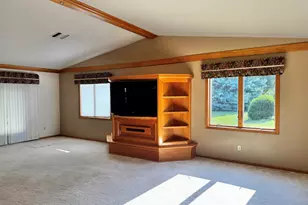 1303 Hadley Ct, Watertown, WI 53098 - Photo 6
