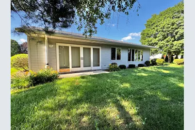 1303  Hadley Ct, Watertown, WI 53098 - Photo 4