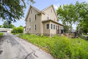 N88W16226 Park Blvd, Menomonee Falls, WI 53051 - Photo 2