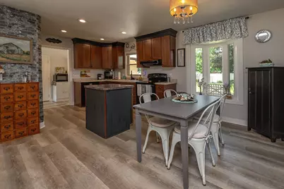 1618 S Wildwood Dr, New Berlin, WI 53151 - Photo 6
