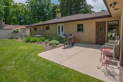 1618 S Wildwood Dr, New Berlin, WI 53151 - Photo 26