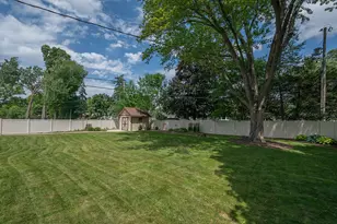 1618 S Wildwood Dr, New Berlin, WI 53151 - Photo 32