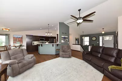 241  Silver Fox Dr, Kewaskum, WI 53040 - Photo 10