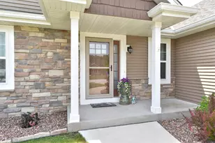 241 Silver Fox Dr, Kewaskum, WI 53040 - Photo 4