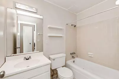 2025 E Greenwich Ave #117, Milwaukee, WI 53211 - Photo 6