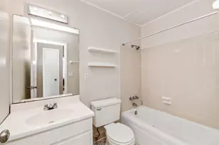 2025 E Greenwich Ave, Milwaukee, WI 53211 - Photo 6