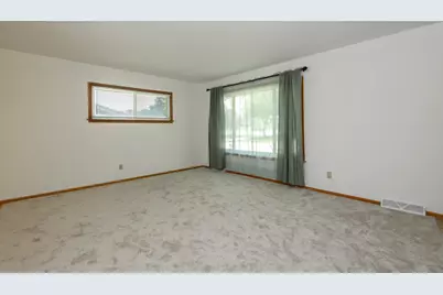 7016 N 86th St, Milwaukee, WI 53224 - Photo 4