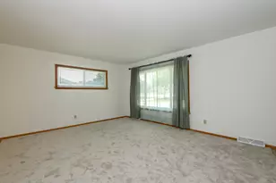 7016 N 86th St, Milwaukee, WI 53224 - Photo 4