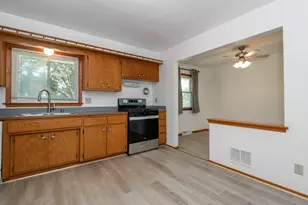7016 N 86th St, Milwaukee, WI 53224 - Photo 8