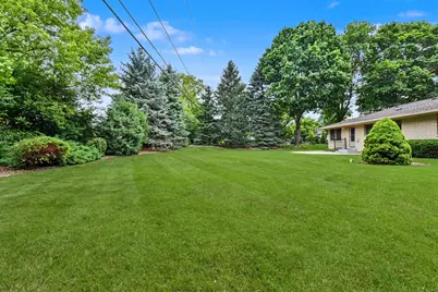895  Copenhill Dr, Brookfield, WI 53186 - Photo 8