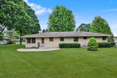895  Copenhill Dr, Brookfield, WI 53186 - Photo 10
