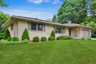 895  Copenhill Dr, Brookfield, WI 53186 - Photo 4
