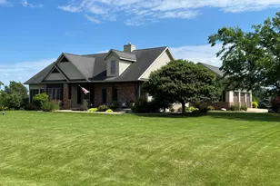 4730 N Catawba Dr, Harmony, WI 53563 - Photo 2