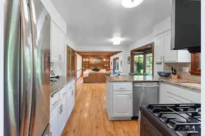4838 W Glen Cove Ct, Mequon, WI 53092 - Photo 10