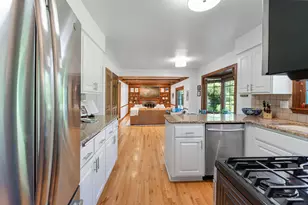 4838 W Glen Cove Ct, Mequon, WI 53092 - Photo 10
