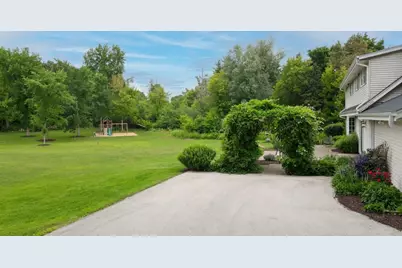 4838 W Glen Cove Ct, Mequon, WI 53092 - Photo 38