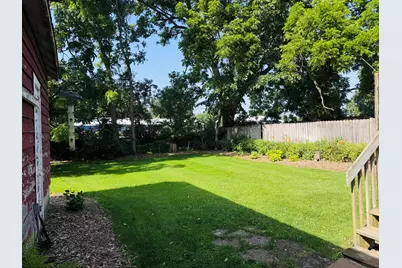 339 W South St, Oconomowoc, WI 53066 - Photo 32