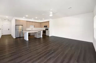 1818 W Mildenhall Dr, Oak Creek, WI 53154 - Photo 6