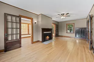 1105 Barnes St, Delavan, WI 53115 - Photo 10