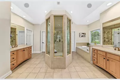 N51W19090  Crest View Ter, Menomonee Falls, WI 53051 - Photo 18