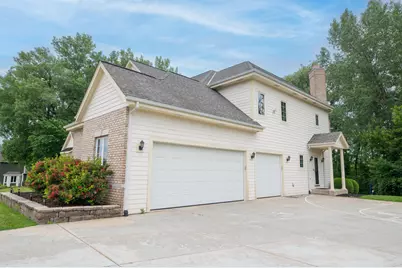 N51W19090  Crest View Ter, Menomonee Falls, WI 53051 - Photo 42