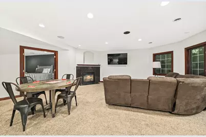 N51W19090  Crest View Ter, Menomonee Falls, WI 53051 - Photo 34