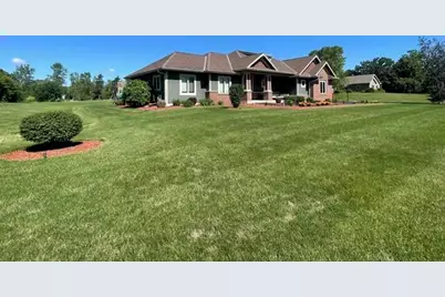 W319S9145  Laurens Pkwy, Mukwonago, WI 53149 - Photo 2