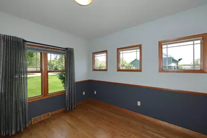 3406 W Villa Dr, Franklin, WI 53132 - Photo 24