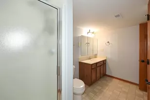 3406 W Villa Dr, Franklin, WI 53132 - Photo 14