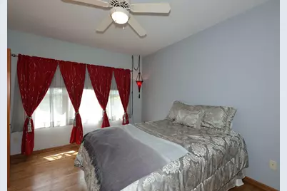 3406 W Villa Dr, Franklin, WI 53132 - Photo 22