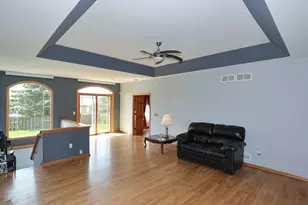 3406 W Villa Dr, Franklin, WI 53132 - Photo 4