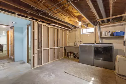 7934 N Edgeworth Dr, Milwaukee, WI 53223 - Photo 14