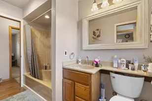 7934 N Edgeworth Dr, Milwaukee, WI 53223 - Photo 8