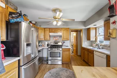 7934 N Edgeworth Dr, Milwaukee, WI 53223 - Photo 4