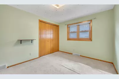 1723  Hilltop Dr, Sheboygan, WI 53081 - Photo 14
