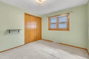 1723 Hilltop Dr, Sheboygan, WI 53081 - Photo 14