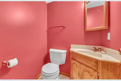 1723  Hilltop Dr, Sheboygan, WI 53081 - Photo 20