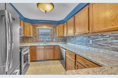 1723  Hilltop Dr, Sheboygan, WI 53081 - Photo 4